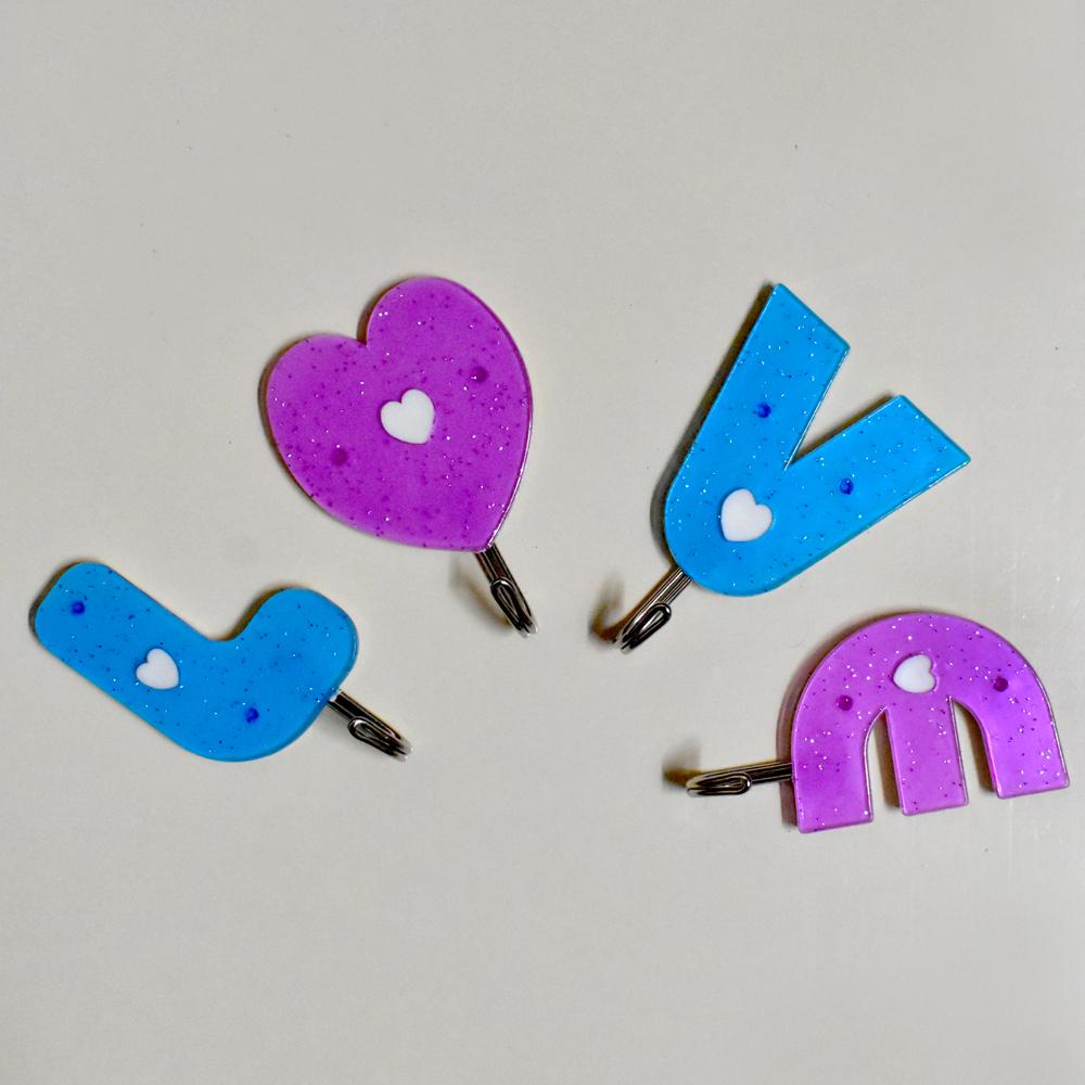1121 Love Shape Self Adhesive Hooks - SkyShopy 1121 Love Shape Self Adhesive Hooks - SkyShopy